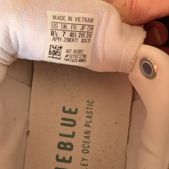 Adidas Stan Smith White and Red Sneakers - Picture 4 of 4